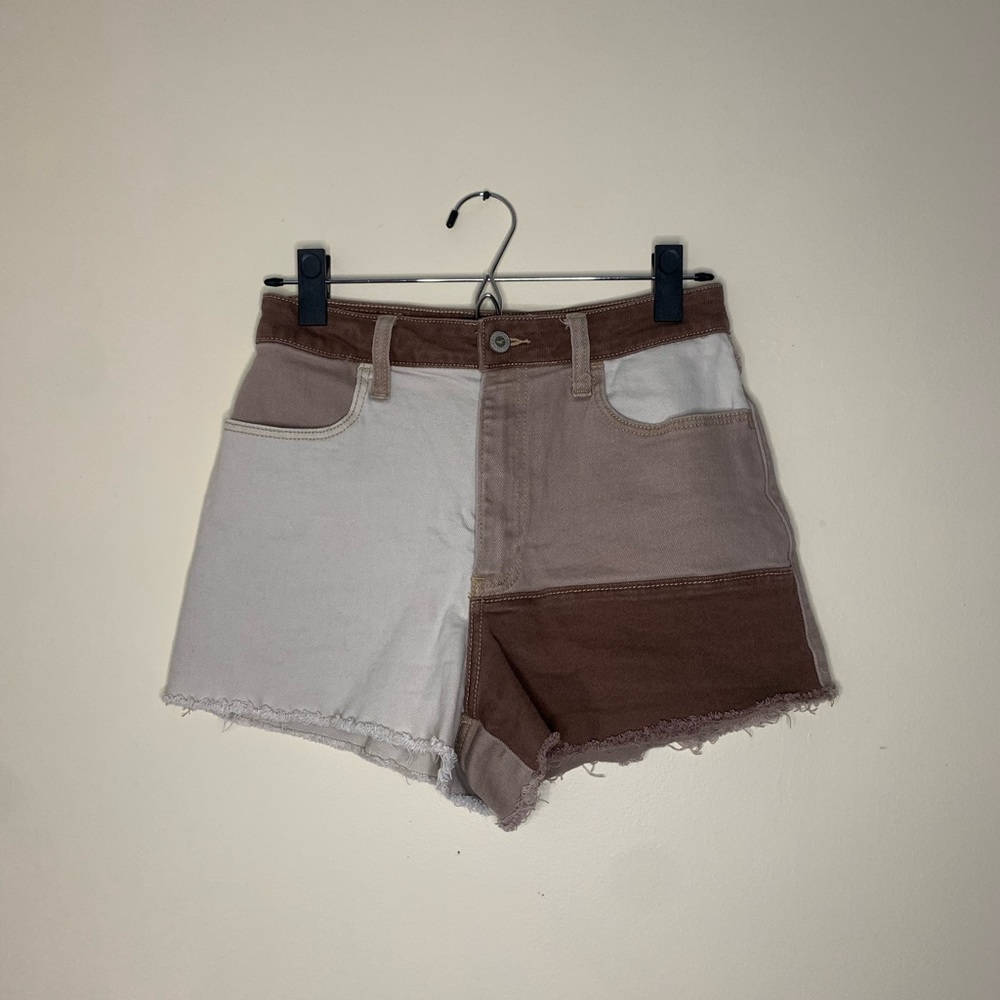 Hollister Ultra High-Rise Vintage Relaxed Mom Shorts 3”